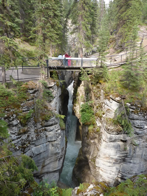 maligne canyon