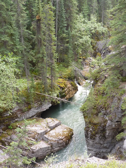 maligne canyon